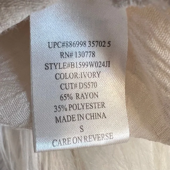 🔥2/$12 ABOUT A GIRL•| Cream Peasant Top Size Small - Picture 9 of 11